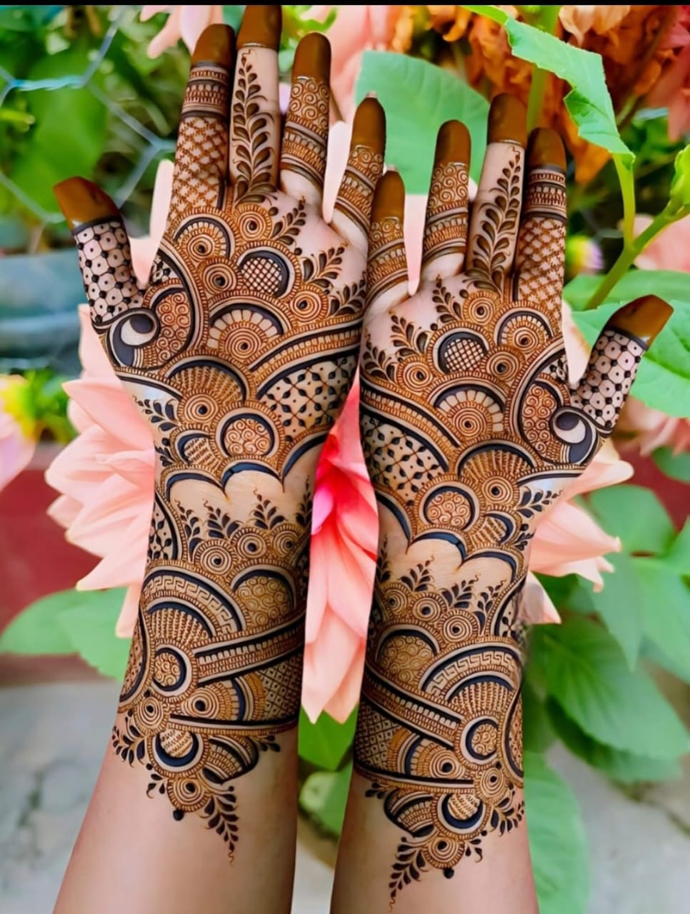 Traditional Mehendi Designs by Professional Mehendi Artist in Kamothe Navi Mumbai